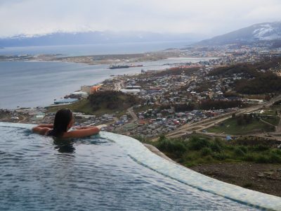 piscina ao ar livre com vista para ushuaia