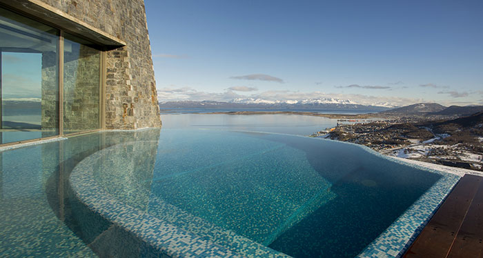 piscina_externa_arakur-ushuaia-hotelnews_traveller-1