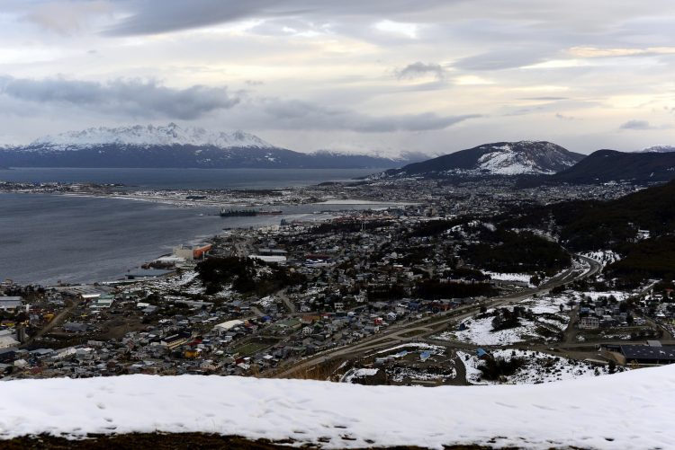 O projeto arquitetônico do Arakur Ushuaia Resort & Spa prioriza a integração com a natureza.