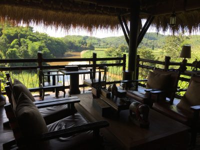 Burma Bar no Four Seasons Tented Camp