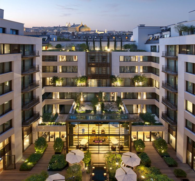 jardin interno do Mandarin Oriental Paris
