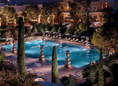 piscina enorme