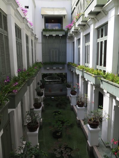 entrada do spa com jardim