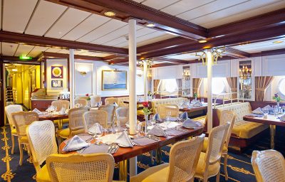 Restaurante do veleiro Flyer Clipper
