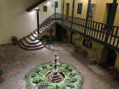 Um dos patios do Belmond Monasterio