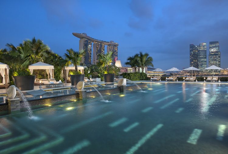 Piscina do Mandarin Oriental Singapore