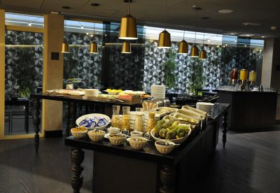 café da manhã no restaurante do hotel