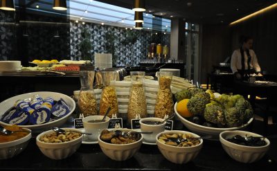café da manhã no restaurante do hotel