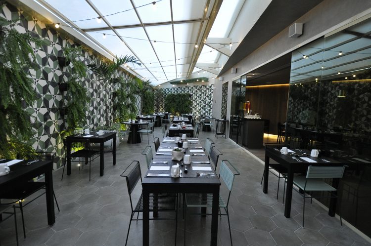 área externa do restaurante Cariocally