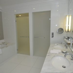 banheiro do plaza athenee paris