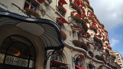 fachada plaza athenee paris