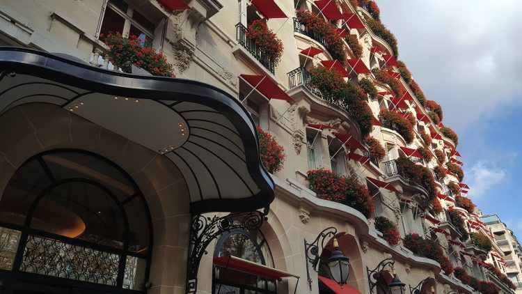 fachada plaza athenee paris