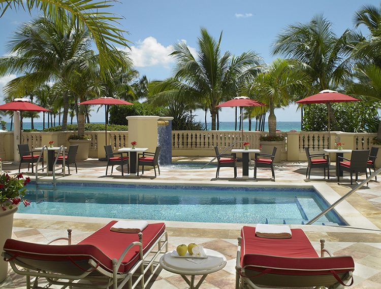 Piscina do Acqualina Resort & Spa