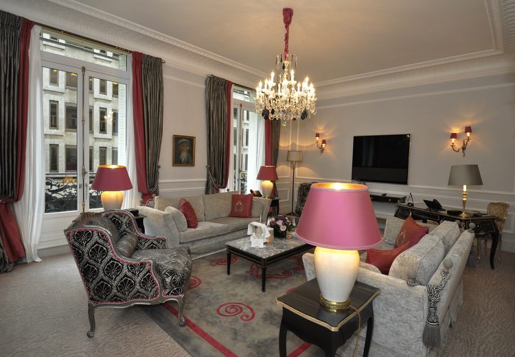 suíte do plaza athenee paris