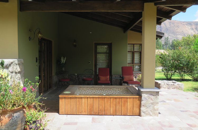Varanda com jacuzzi