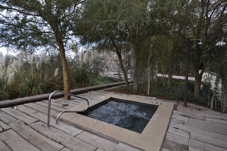 jacuzzi