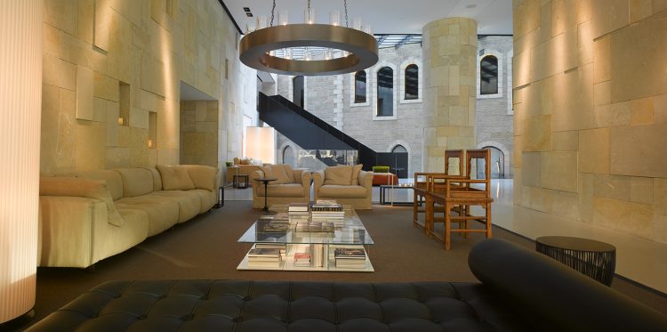 Lobby do hotel Mamilla emJerusalem