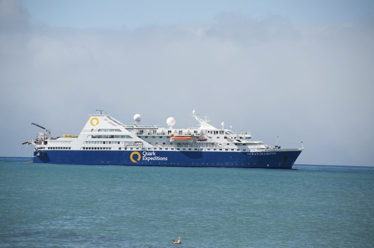 navio da Quark Expeditions